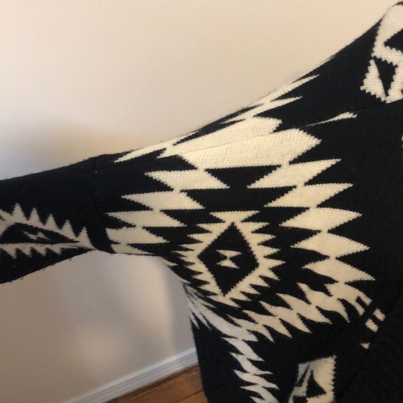 Comfy over sized cardigan ❄️ - Picture 2 of 4